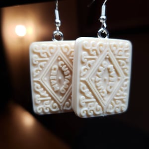 Custard Cream Earrings