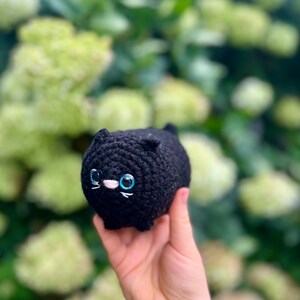 手作りかぎ針編みの黒猫のぬいぐるみ かわいいハロウィン猫のおもちゃ 柔らかいぬいぐるみ 子供と猫好きの方向け かわいい猫のぬいぐるみ カスタムかぎ針編みの猫のギフト