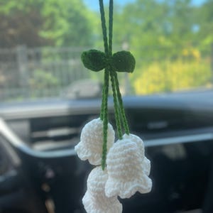 Handmade Crochet Lily of the Valley Car Charm – Floral Rearview Mirror Accessory with Bow | Flower Car Decor | Kawaii Spring Gift