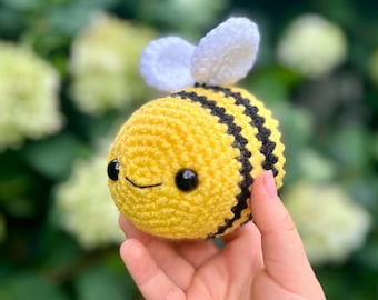 Handmade Crochet Bee Plush – Adorable Amigurumi Bumblebee – Soft & Cuddly Bee Gift