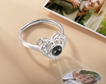 Anillo de proyección de ala de ángel personalizado, anillo de alas de ángel con foto, anillo de foto personalizado para ella / mamá / niña / hija / esposa