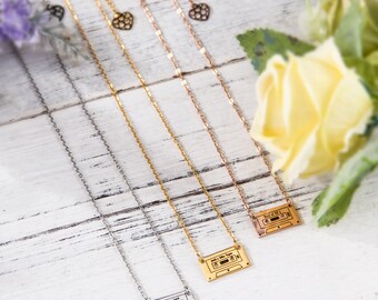 Custom Cassette Tape Necklace, Personalized 80's/90's Retro Mix Tape Jewelry, Vintage Pendant Cassette Charm, Gift for Wife/Mom/Girlfriend