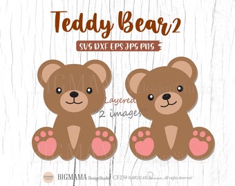 Op de afbeelding: Twee bruine teddyberen met roze pootjes die op een witte houten achtergrond zitten. De tekst "Teddy Bear 2" staat boven de beren in bruine tekst. De tekst "SVG DXF EPS JPG PNG" staat onder de beren in bruine tekst. De tekst "Layered 2 images" staat onder de beren in bruine tekst.