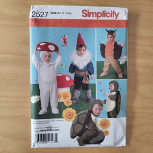 Simplicity Sewing Pattern 2527 Size 1/2,1,2,3,4  Toddlers Halloween Costumes, Fantasy Costumes