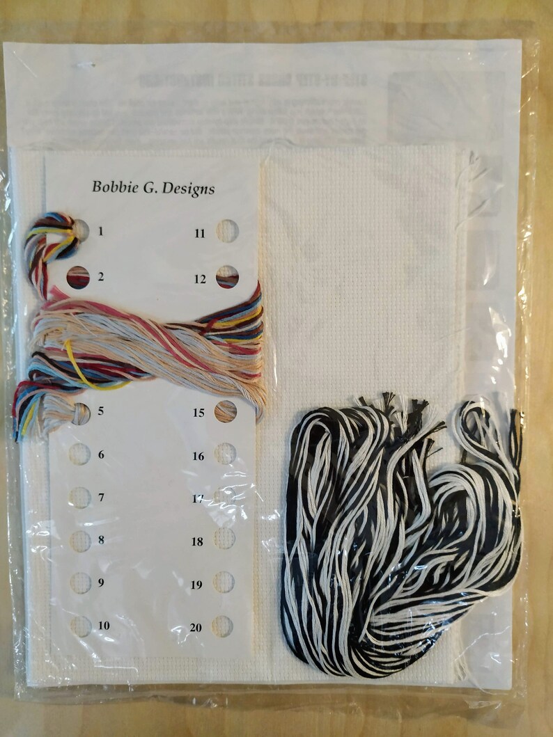 Bobbie G Designs Counted Cross Stitch Kit Mr /& Mrs.Piggy by Barbara Smith #MMP04218