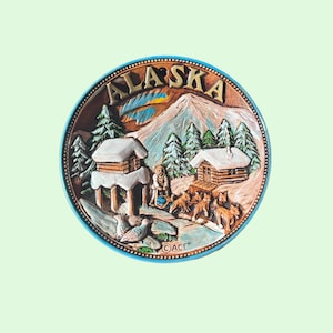 Vintage Alaska Souvenir Plate, Vintage State Souvenir, Vintage Wall Decor, Vintage Wall Plaque, Vintage Travel Decor, Decorative Plate