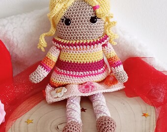 Enid amica di Mercoledi Adams Amigurumi PDF pattern