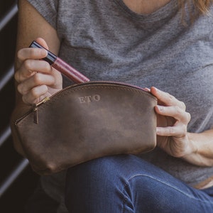 Leather Makeup Bag, Personalized Bridesmaid MakeUp Bag, Bridesmaid Gift, makeup organizer, Leather cosmetic bag, monongram make up bag Brown