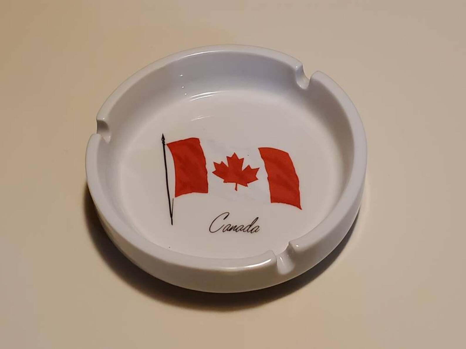 Beautiful Vintage Ceramic Canada Souvenir 4.5 Inch Diameter Etsy