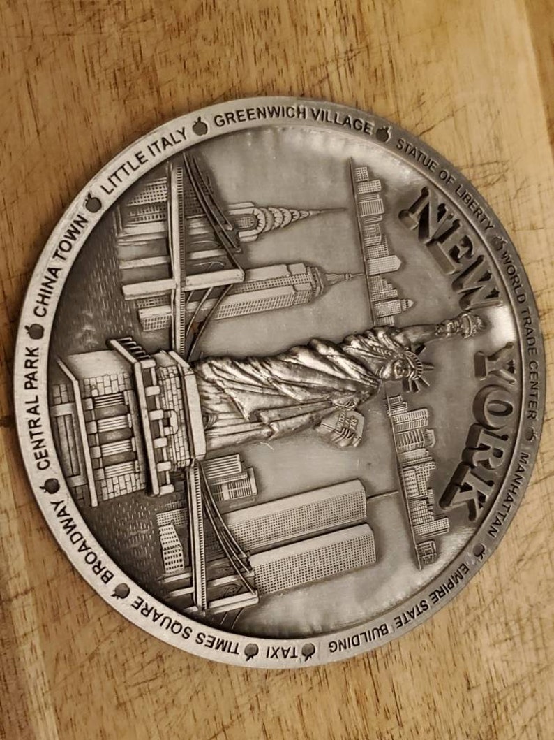 Vintage Solid Pewter New York City and Famous Spots Plate or Wall Hanging 4.5 Inches Diameter.Excellent Item Free Shipping