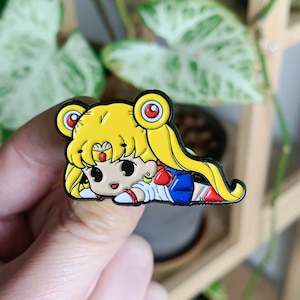 Pin de esmalte macio Sailor Magical Moon Anime Girl Pretty Guardian Kawaii Chibi | Pin de ouro de 1,5 polegada | Produtos de anime | Coleção de pins de mangá para presente