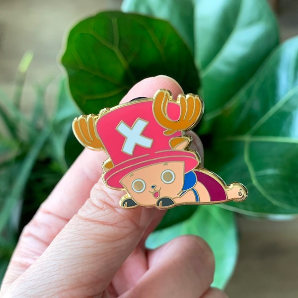 Chopper Kawaii Chibi Anime Hard Enamel Pin, 1.5 inch gold pin, straw hats crew anime merch, Anime Pin Collection, Cute Kawaii Accessories