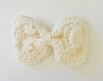 Pretty lace bow clip, lace hair bow clip, girls hair clip, lace bow clips, lace bows, girls hair bows, bow clips, lace accessories,