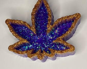 Glow in the dark leaf ashtray