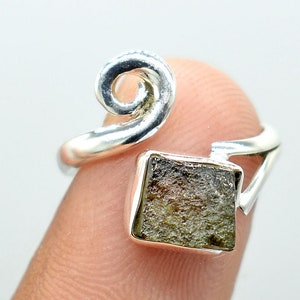 Natural AAA+ Rare Moldavite Silver Ring, Rough Moldavite Ring, Moldavite Meteorite Ring, Moldavite Gemstone Ring, Moldavite Rough Stone Ring