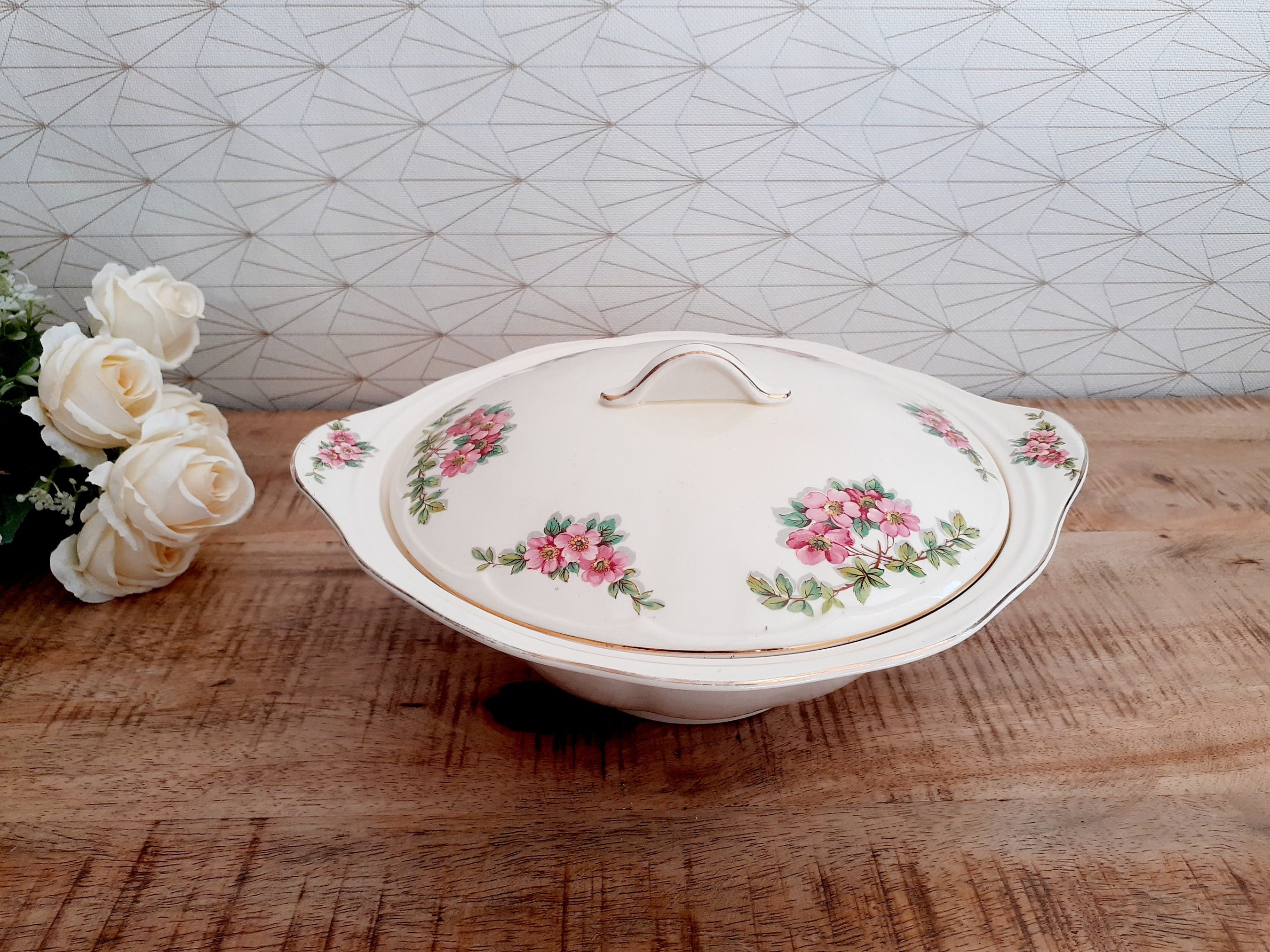 Très Jolie Soupière Vintage en Porcelaine d'angleterre