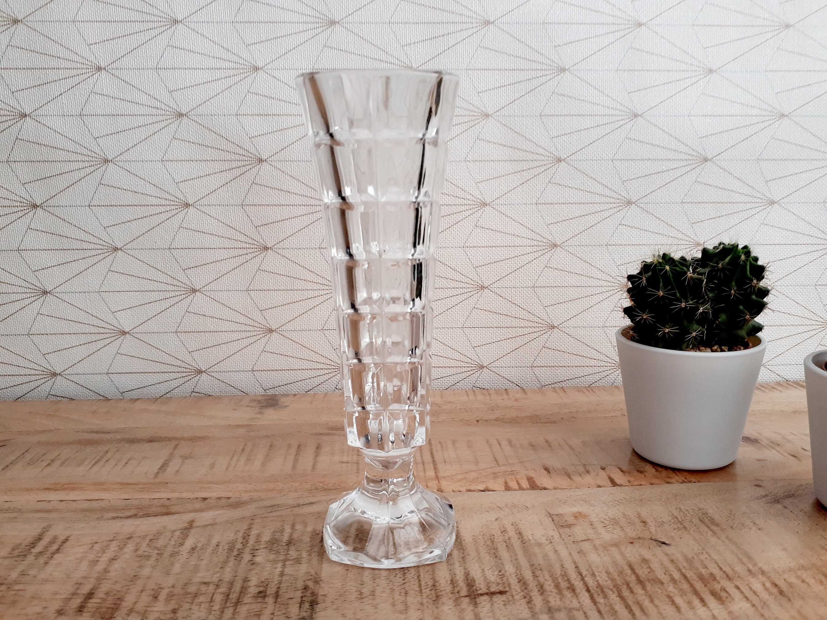 Petit Vase Vintage en Verre Ciselé