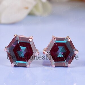 Pendientes de alejandrita de 8 mm - Pendientes hexagonales - Pendientes de alejandrita - Plata de ley 925 - Regalo de aniversario - Joyería de alejandrita