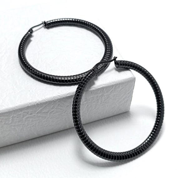 AMAYA black hoop earrings