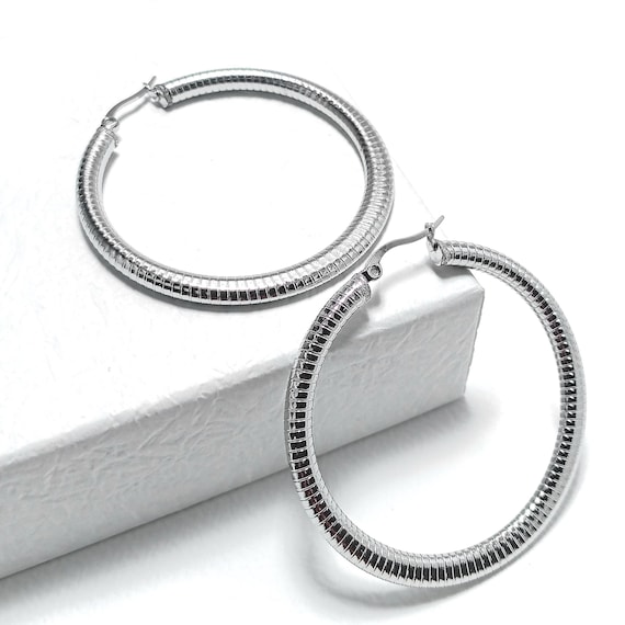 AMAYA silver hoop earrings