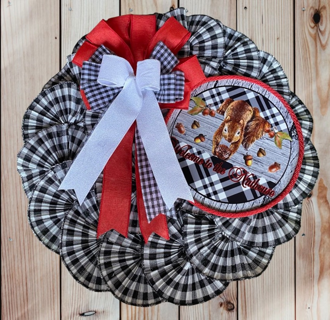 Circular Wreath, Pinwheel Black White & Red Wreath, Everyday Wreath ...