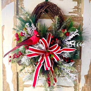 Weihnachtskranz, Kardinalkranz für Haustür, Roter Kardinaldekor, Holly Berry-Kranz, Winterkranz, Türhänger