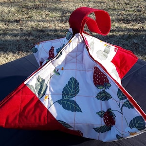 Insulated Pie Carrier - Strawberries and Strawberry Blossoms - Handmade with Love, Perfect for Parties