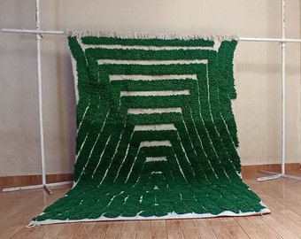 Green and White ''Boujaad Carpets.Traditional weaving.Authentic craftsmanship.Unique Moroccan Artistry.