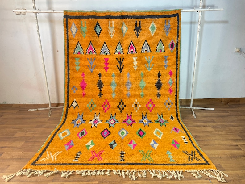 Marockansk matta - Sovrumsmattor - Traditionella marockanska mattor - Handvävd matta - Bohemisk sovrumsinredning - Naturliga ullmattor - Marockansk stil bild 1