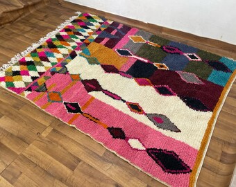 モロッコの水玉模様のラグ、美しいマルチカラーのラグ、カスタム ラグ