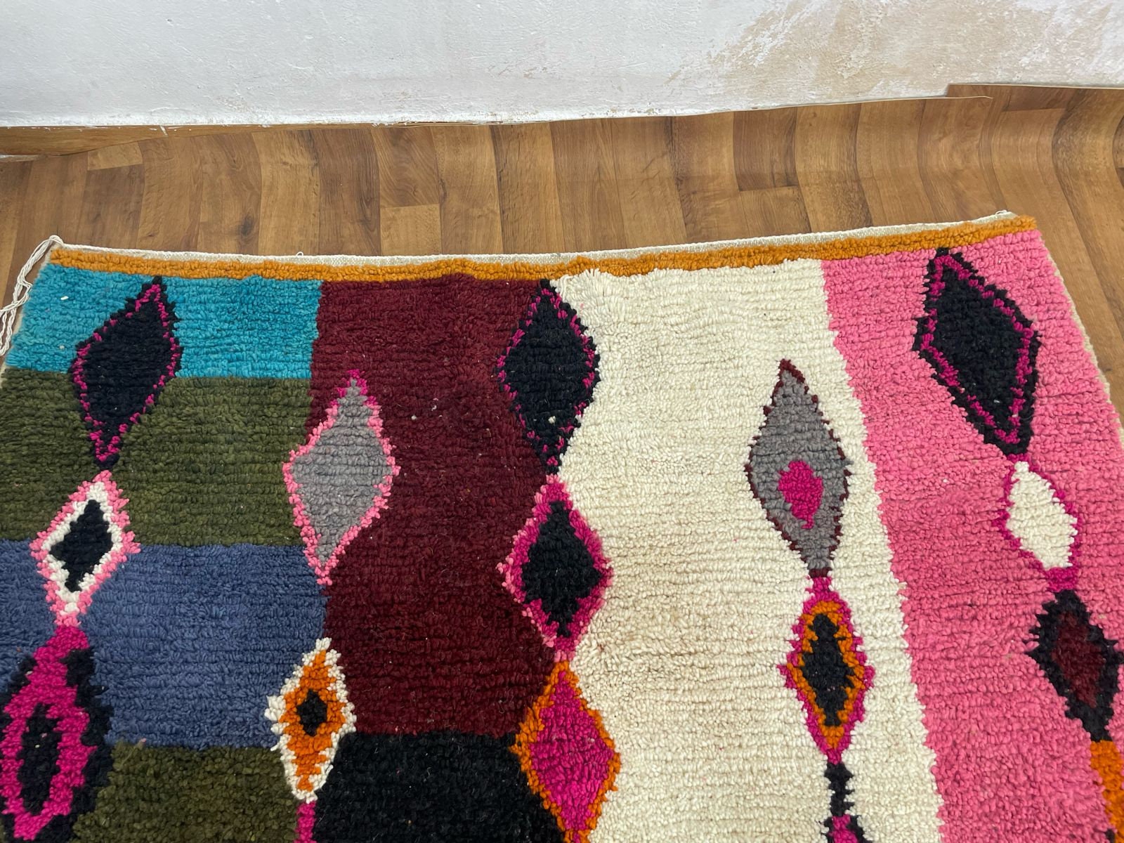 モロッコの水玉模様のラグ、美しいマルチカラーのラグ、カスタム ラグ