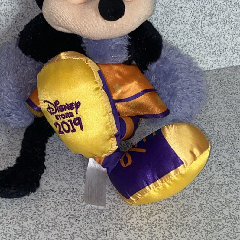 Disney Store 2019 Minnie Mouse Hombre Lobo Halloween 12 Peluches Rellenos Morados imagen 2