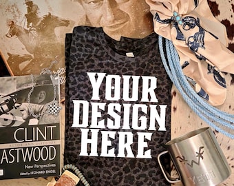 Maqueta de camisa con estampado de leopardo: Camiseta estilo western de Yallternative (descarga digital)