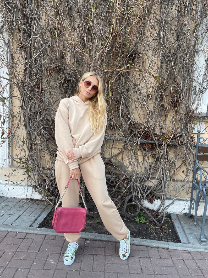 tracksuit nude