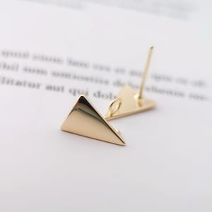10pcs Gold Triangle Earring Post With Loop, Nickel Free Earrings, Ear Stud Loop, Hypoallergenic Earring Findings Z054