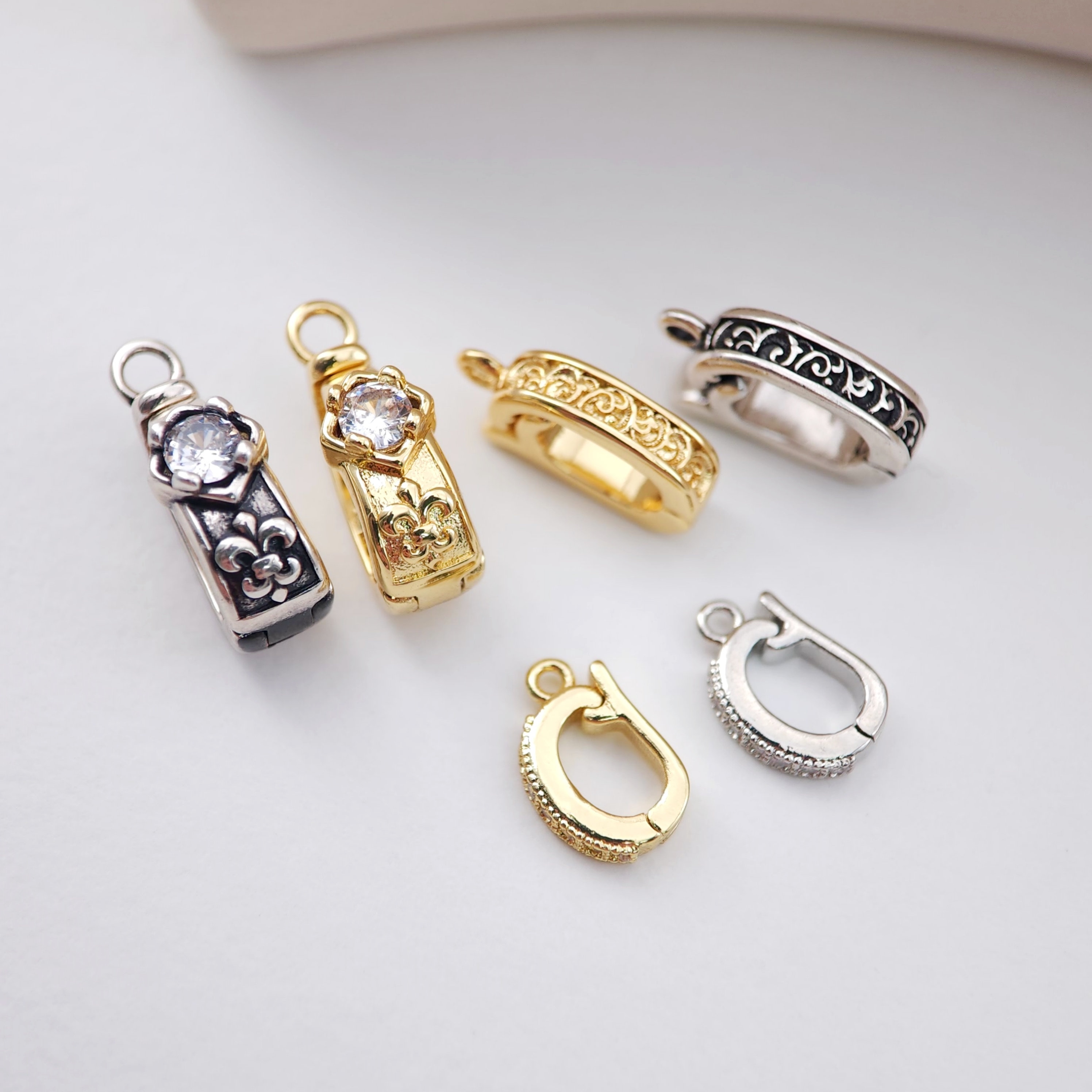 18K ゴールドメッキペンダントトップ、ループ付き、ペンダントスナップ