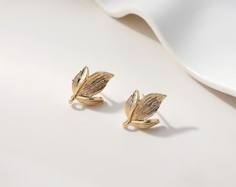 Gestructureerde oorbelstekers met drie blaadjes, verguld met 14 karaats echt goud en oogje, botanische sieraden DIY onderdelen GZ973
