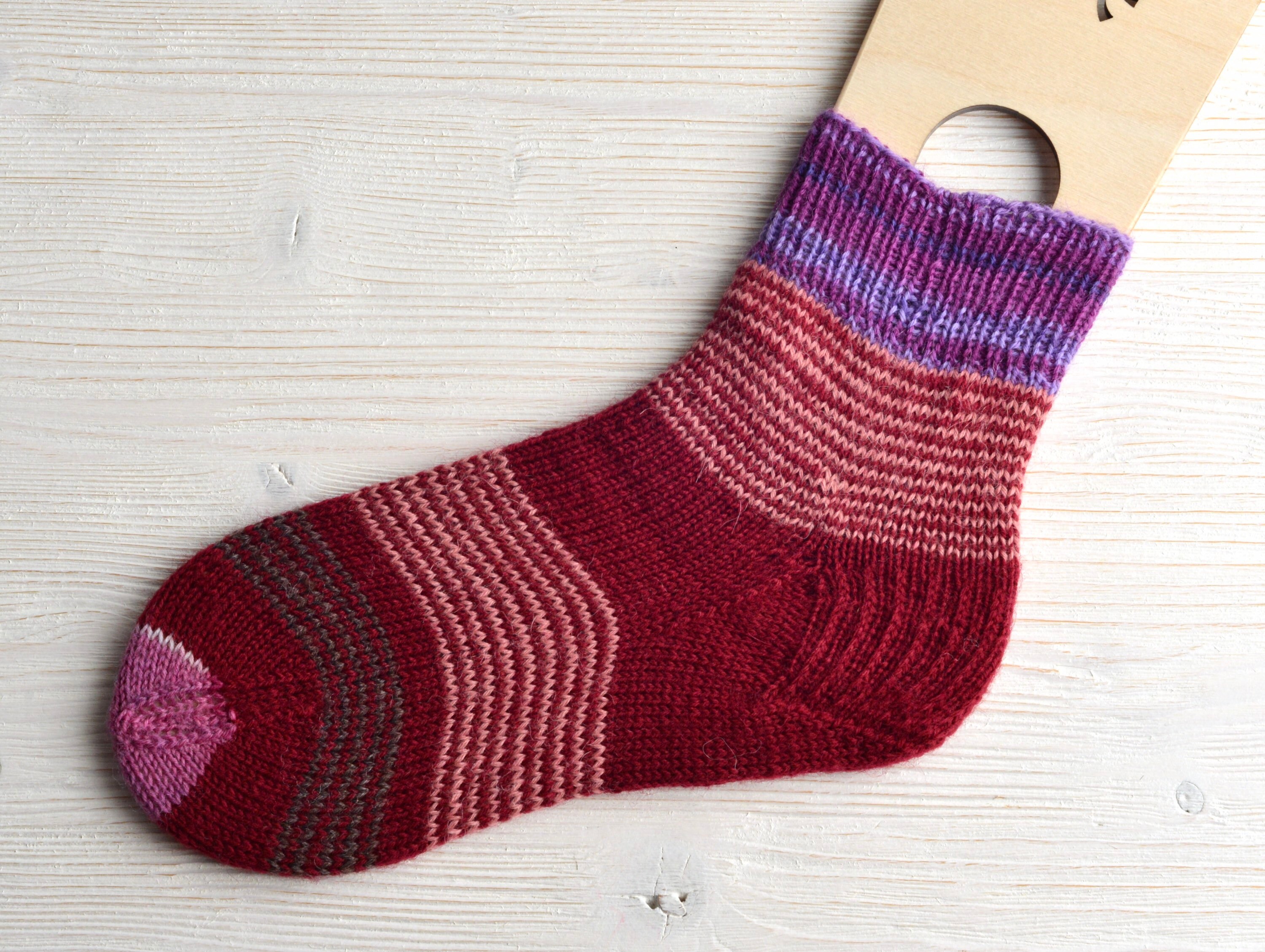 ladies burgundy socks