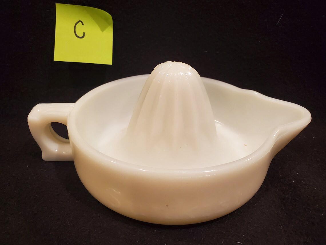 Vintage 1940's Sunkist Citrus Juicer Reamer White Milk Glass C REF 017