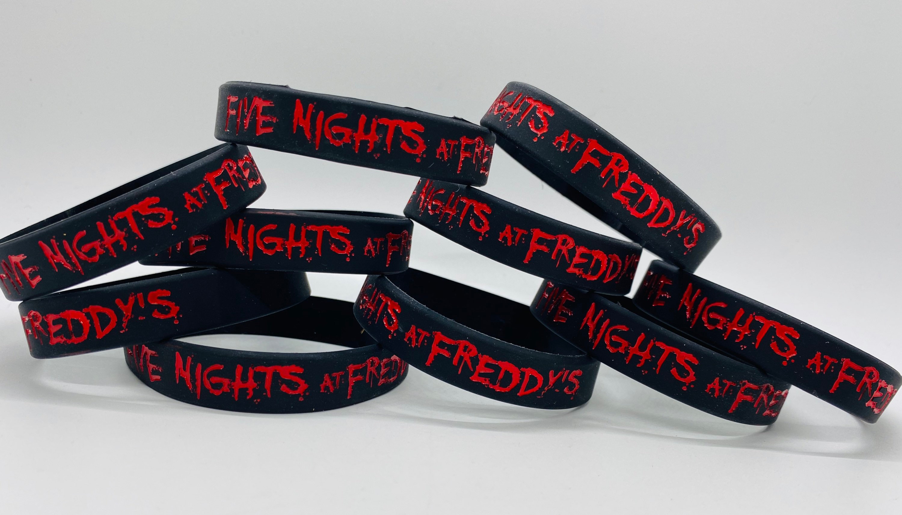FIVE NIGHTS AT FREDDY'S Black Silicone Bracelet and WATER BOTTLE
