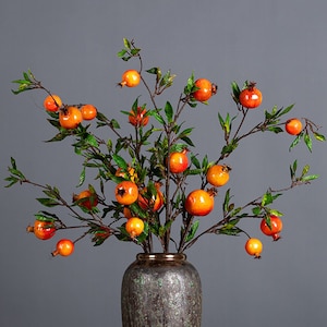 Gefälschter Granatapfel Zweig mit Blättern, rustikales Obsthandwerk, Hausblumendekor, künstliche Blume, Bodenvase Füller, Einweihungsgeschenk
