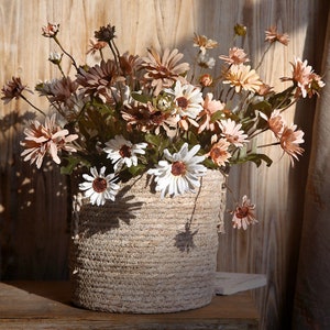 Fiore di cosmo artificiale con fogliame, finta gerbera vintage, decorazione rustica per la casa della margherita, gambo di crisantemo falso, composizione floreale nuziale