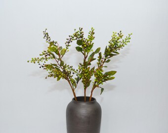 Artificial Green Berry Branches, Faux Wild Berry Stem with Leaves, Rustic Farmhouse Wedding Vase Greenery Decor Home Floral Arrangement