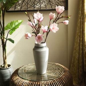 Quality Magnolia Stem Artificial Flower Branch with Bud Chinese Home Floral Decor Wedding Party Plant Arrangement Table Centerpiece Ornament