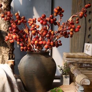 Ramo di frutta artificiale di biancospino, gambo floreale dall'aspetto essiccato, decorazione di piante finte per la casa, artigianato del verde per feste, disposizione spray del tavolo da sposa