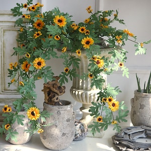 Climbing Sunflower with Long Cane, Artificial Trailing Daisy and Bud, Wall Hanging Flower and Rich Foliage, Wedding Party Arch Arrangement
