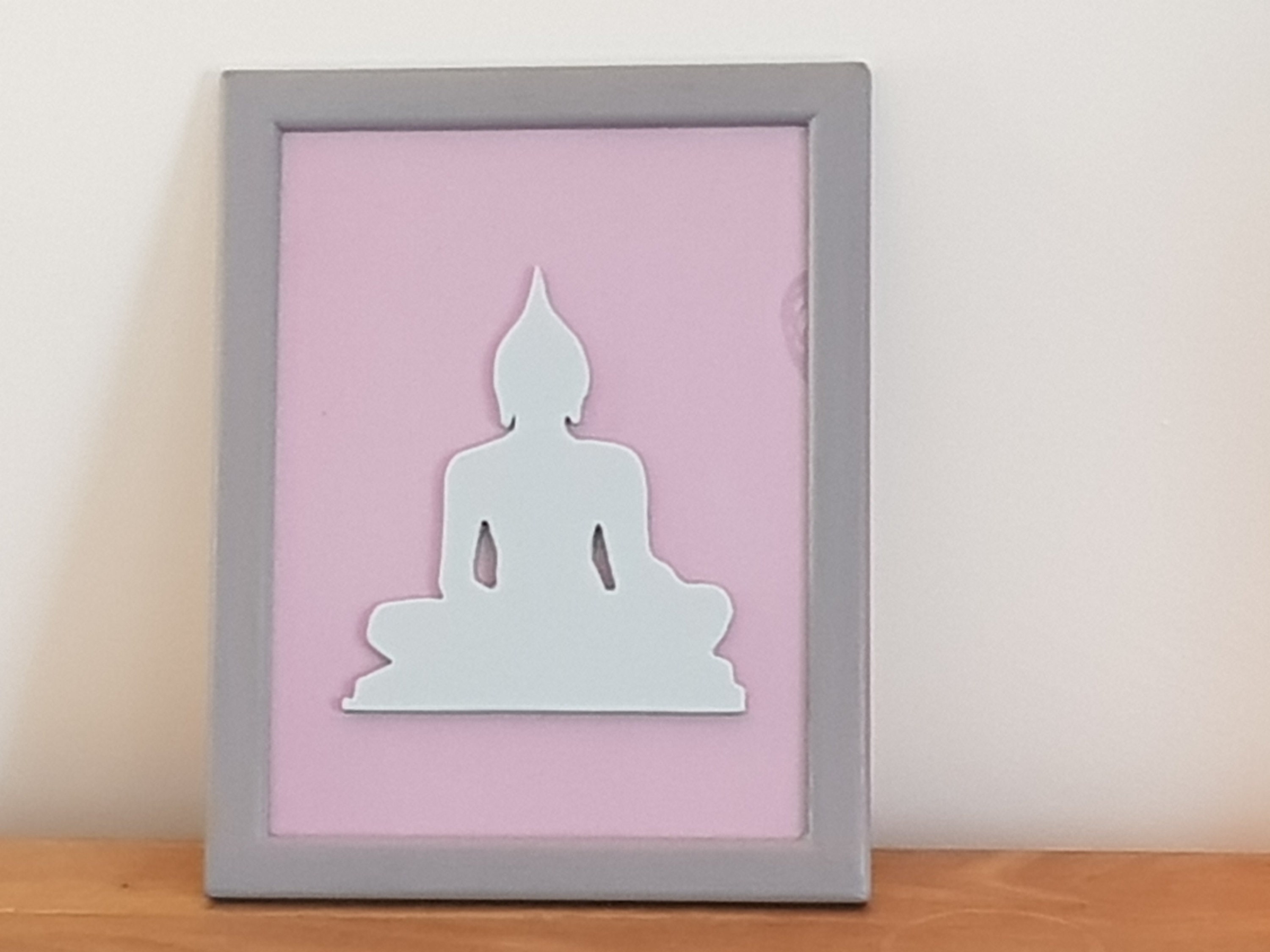 Cadre avec Bouddha en Bois Peint Bleu sur Fond Mauve