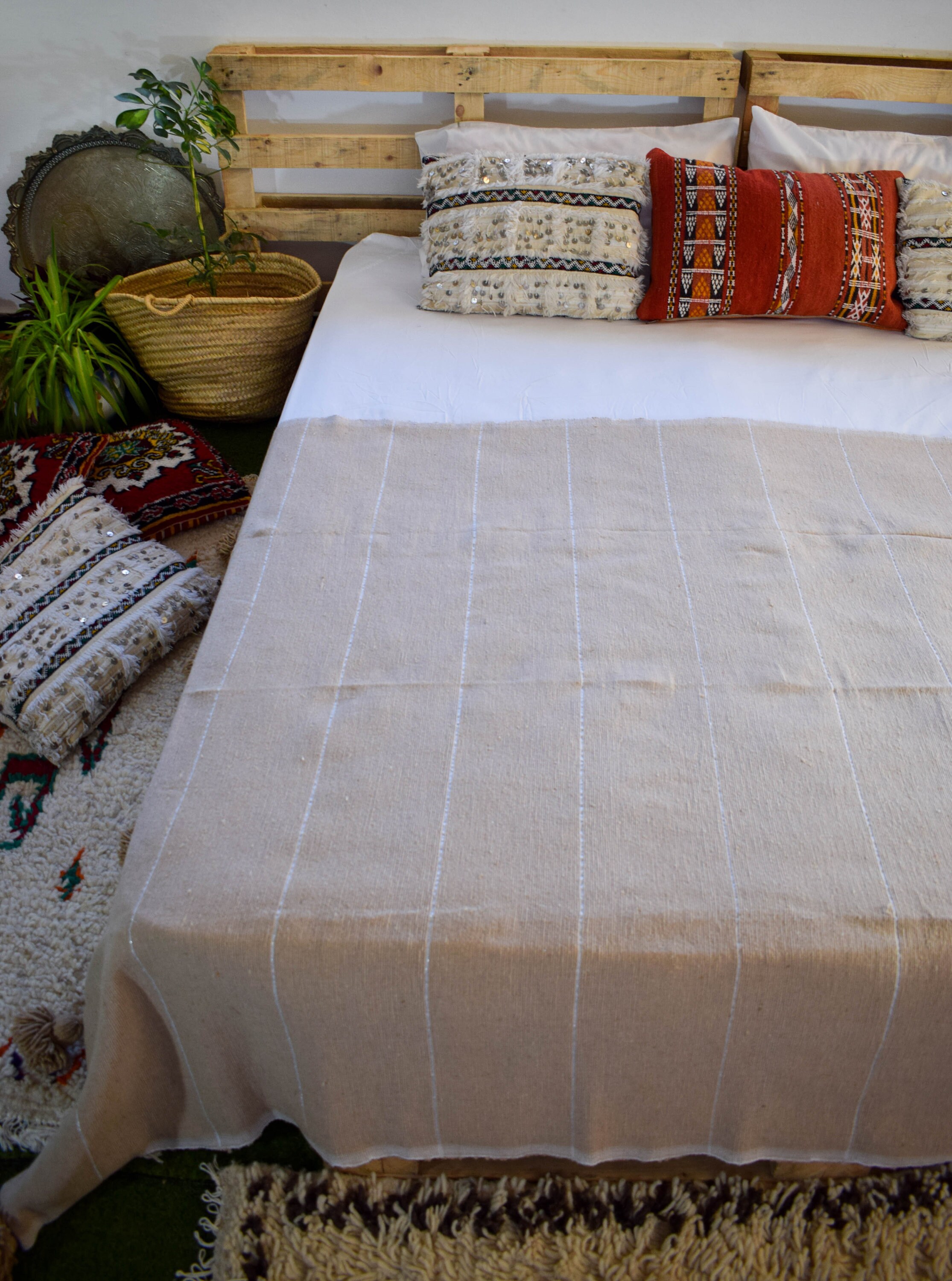 Marokkanische handgemachte Baumwolldecke Pom Pom Tagesdecke | Etsy