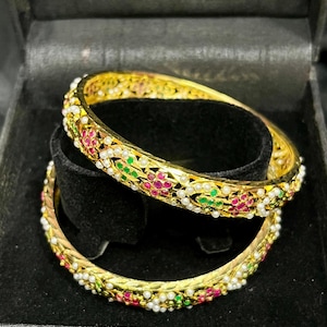 Pulseiras de latão Hyderabadi Jadau Kada com pedra de quartzo para casamento e uso casual, pulseiras para festivais Eid e Diwali para mulheres e meninas
