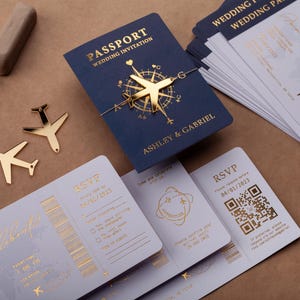 Invito di nozze con passaporto, invito con carta d'imbarco, blu navy e lamina d'oro, matrimonio a destinazione, invito in stile passaporto, pass per matrimonio